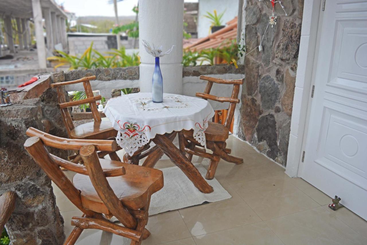 Hostal Cann'S House Puerto Baquerizo Moreno Esterno foto